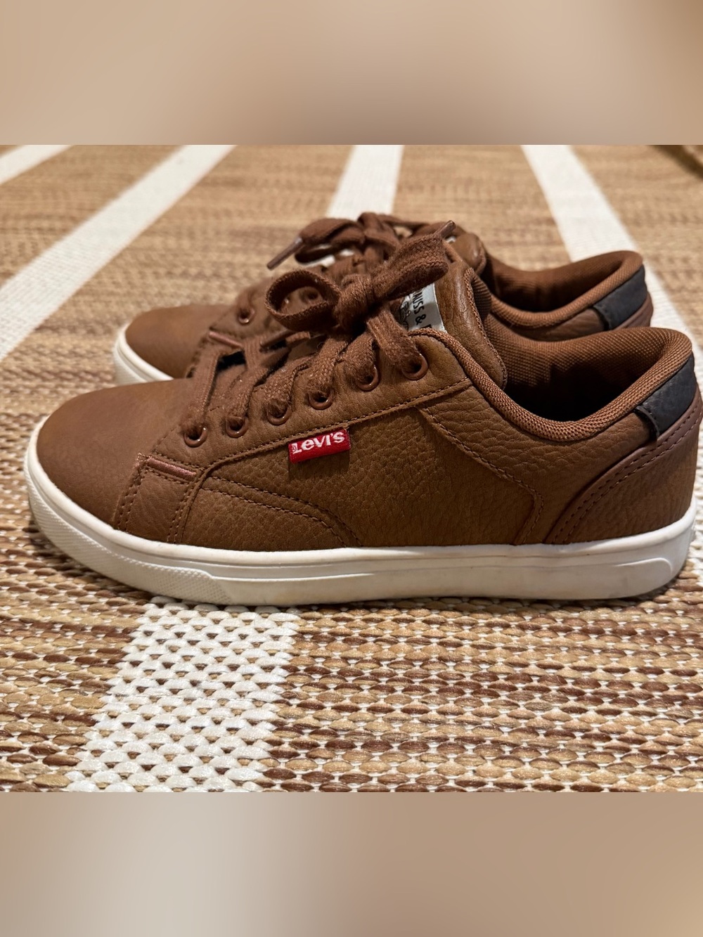 Levi's Boy’s Chestnut Brown Low-Top Sneakers with White Sole